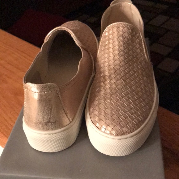 The Flexx slip on sneaker - Picture 3 of 4